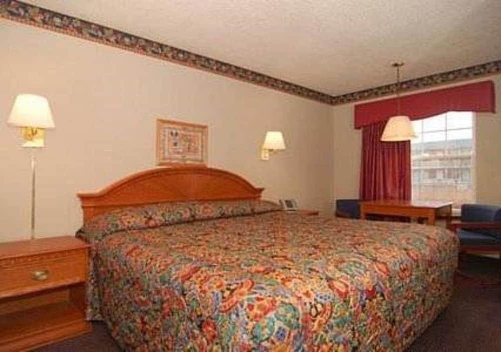 Rodeway Inn East Albuquerque Exterior photo